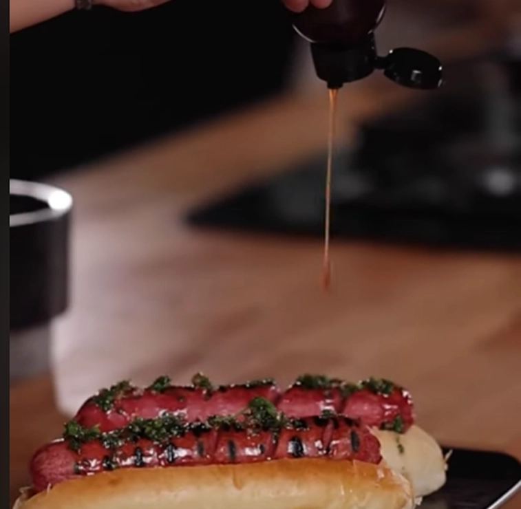 Ballı Barbekülü Hot Dog tarifimiz