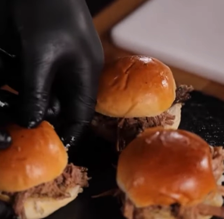 Dana Nuarlı Mini Hamburger Tarifi